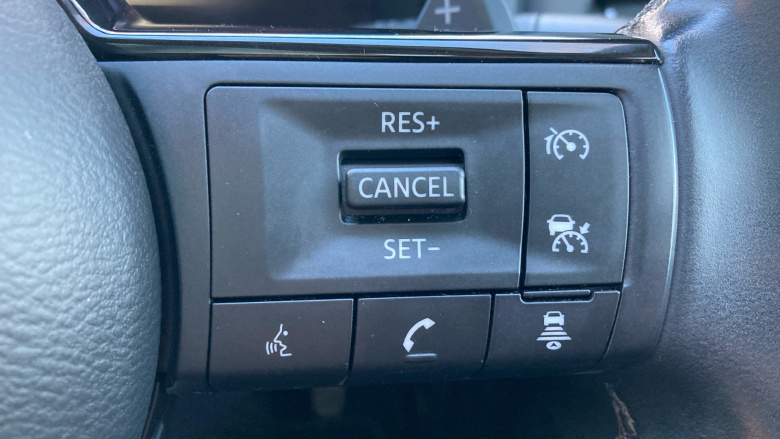 Nissan Qashqai 1.3 DiG-T MH 158 N-Connecta 5dr Xtronic Petrol Hatchback